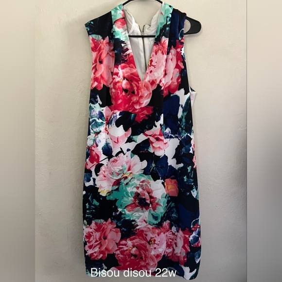 Dress - Picture 1 of 1